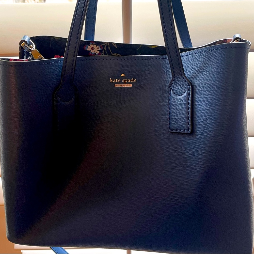 Beautiful Kate Spade bag. Navy blue, floral interior